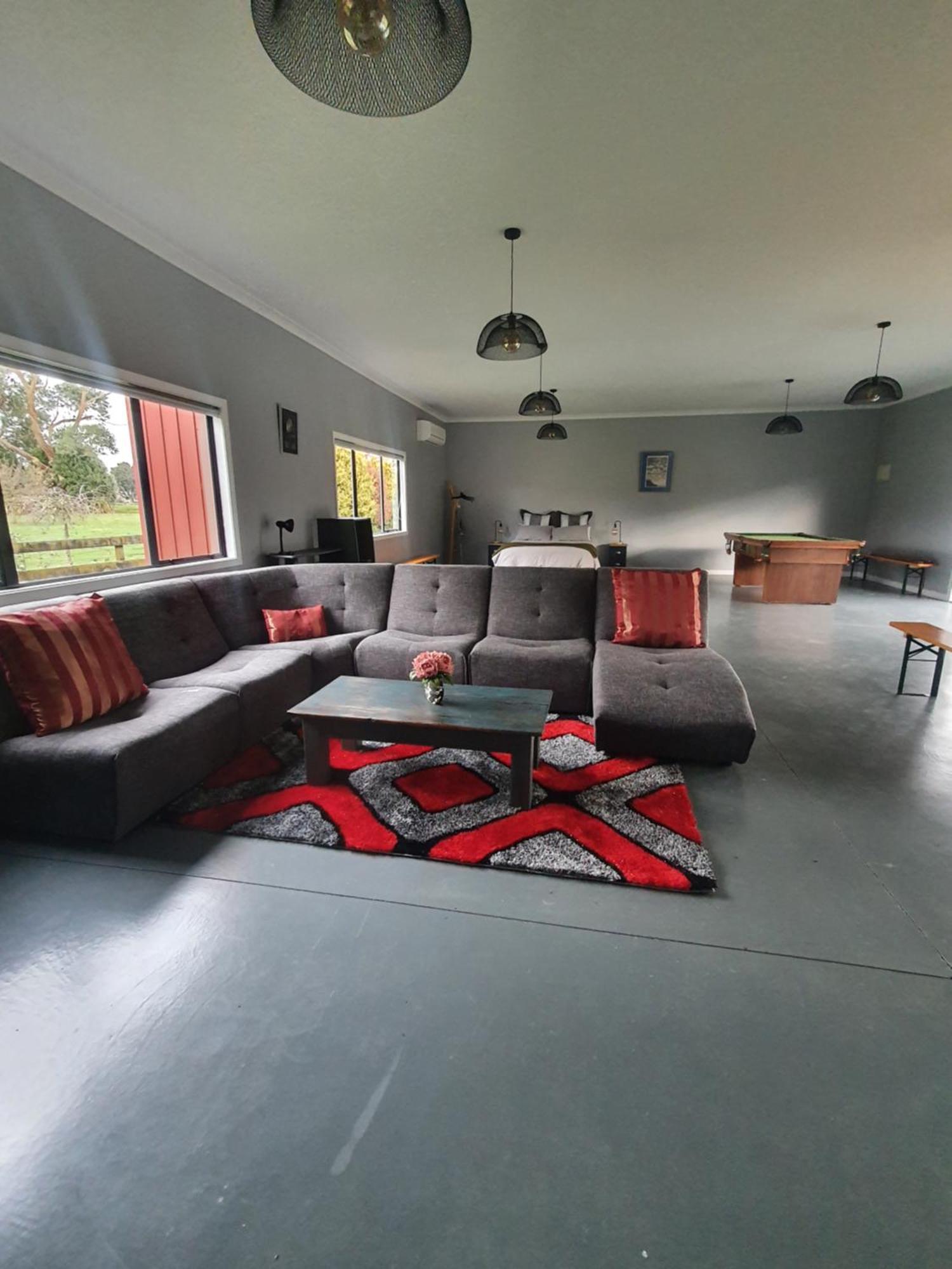 The Red Shed Hotel Matamata Exterior photo